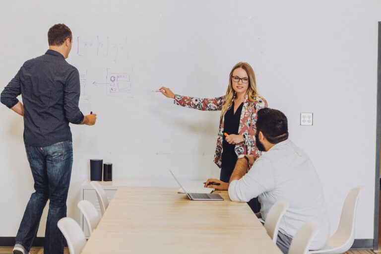 Optimiser vos processus internes sans perdre votre ADN humain